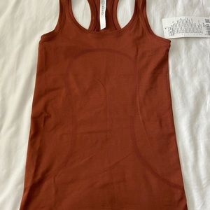 NWT LULULEMON SWIFTLY TECH RACERBACK 2.0- SIZE 2